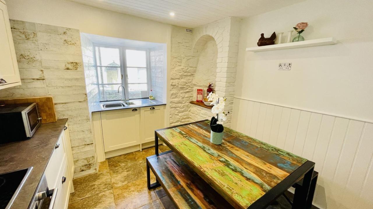 Holly Cottage - Characterful Cottage A Stones Throw From River Dart With Front & Back Patios Dittisham Exterior photo