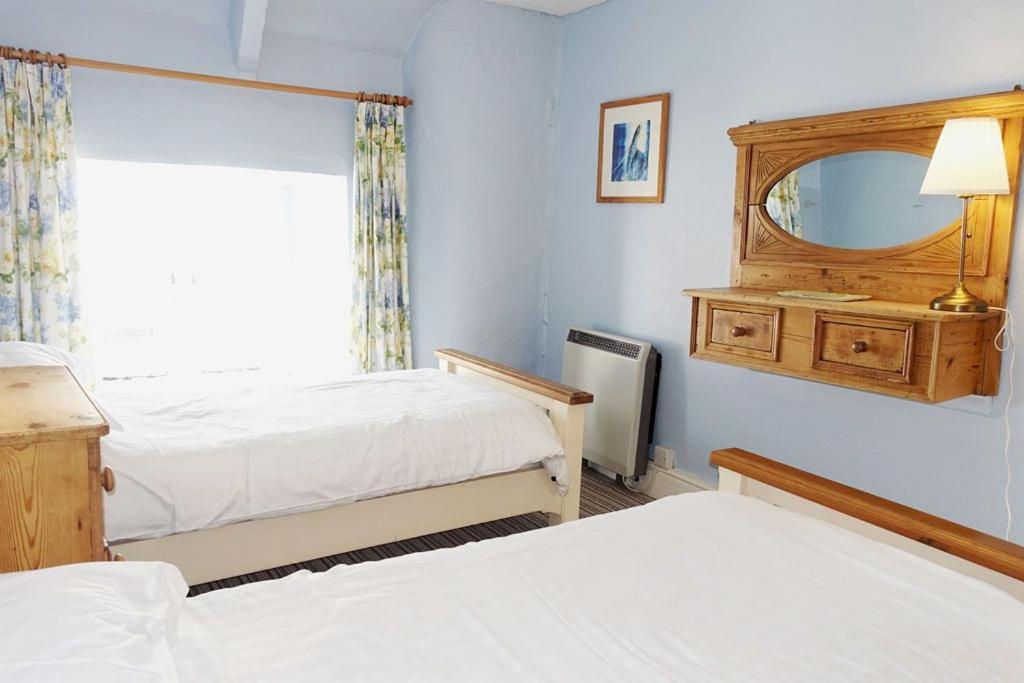Holly Cottage - Characterful Cottage A Stones Throw From River Dart With Front & Back Patios Dittisham Exterior photo